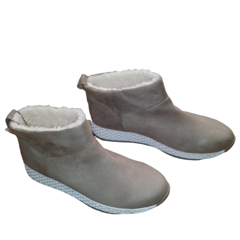 J/Slides Urban Sport   Luxe Waterproof Suede Booties Size 8